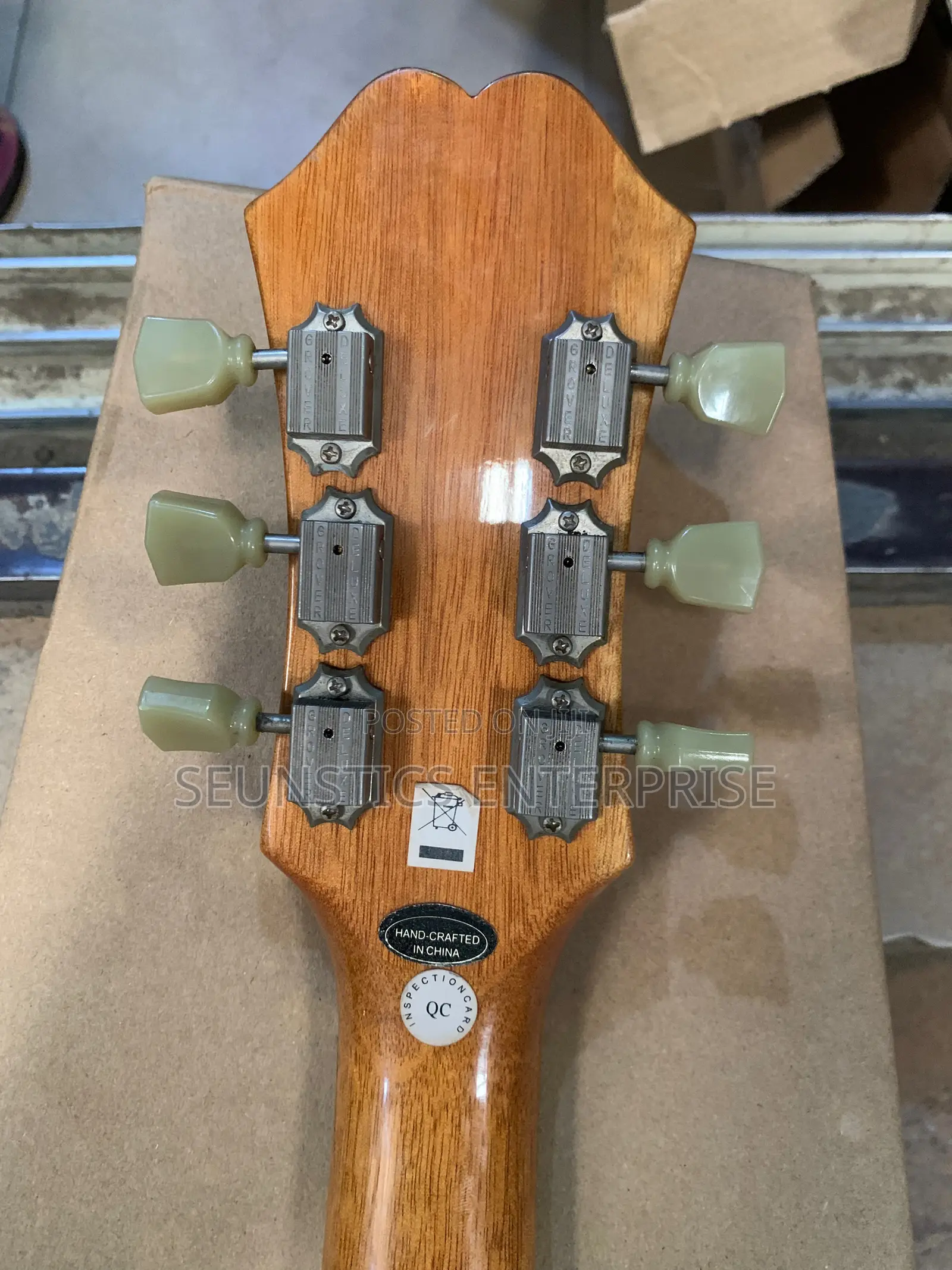 Quality Epiphone ES 399 Jazz Guitar
