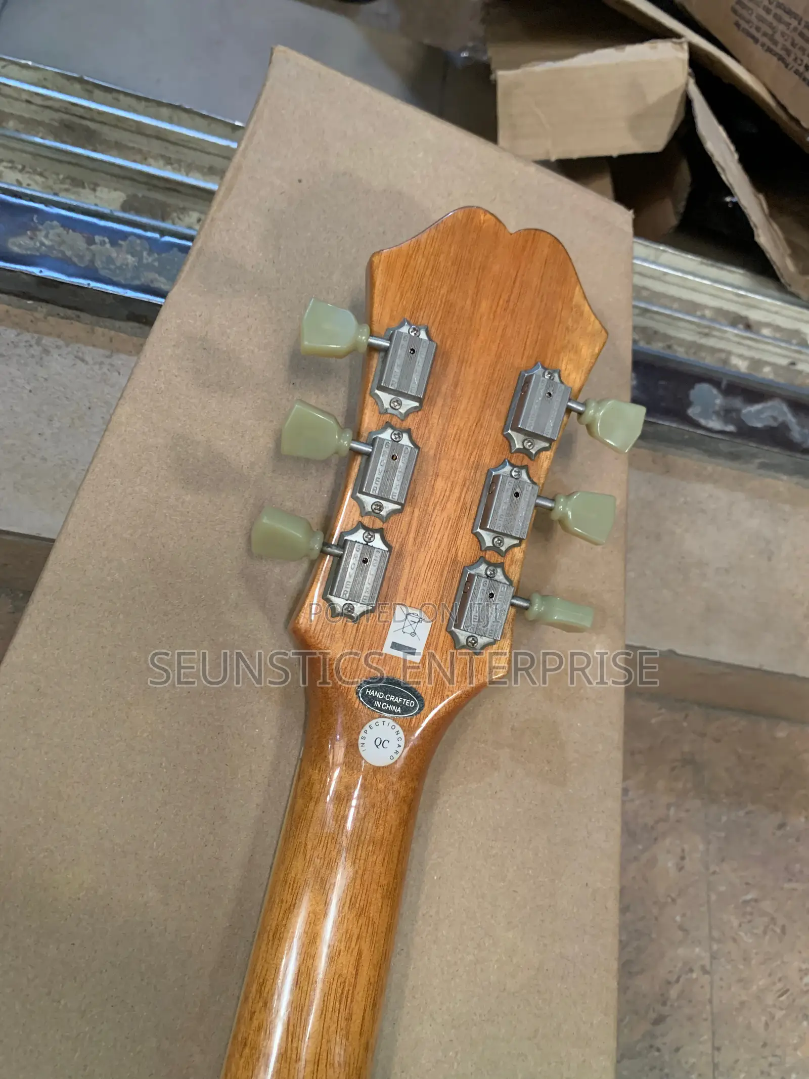 Quality Epiphone ES 399 Jazz Guitar