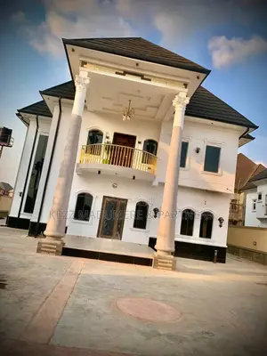 5bdrm Duplex in Near Shoprite , Egbu for sale