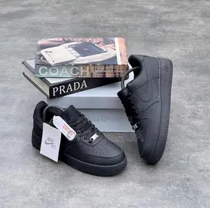 Black Nike Airforce Sneakers
