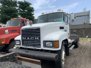 Mack CH - Tractor Head (10 Tyres)