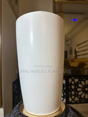 Glossy White Plastic Planter