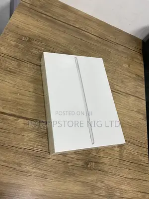 New Apple iPad 10.2 (2021) 64 GB Silver