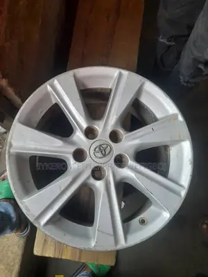 Toyota Highlander 17 Rim 2012