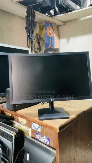 22” LG Monitor