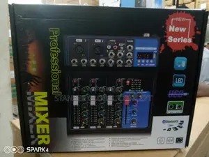 Yamaha F4USB 4-Channel Professional Mixer