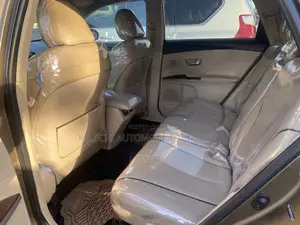 Toyota Venza AWD 2011 Brown