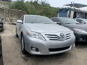 Toyota Camry 2010 Silver