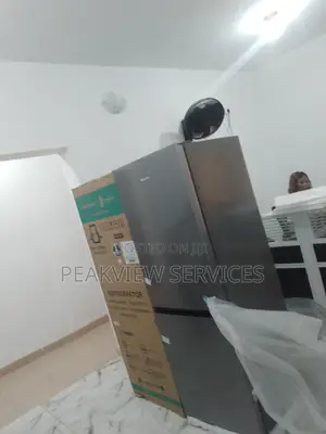 Low Noise (225L) Bottom Freezer Hisense Refrigerator
