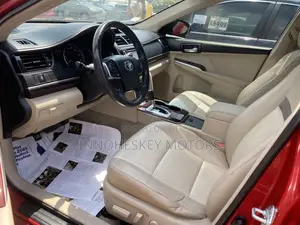 Toyota Camry XLE 4dr Sedan (2.5L 4cyl 6A) 2013 Red