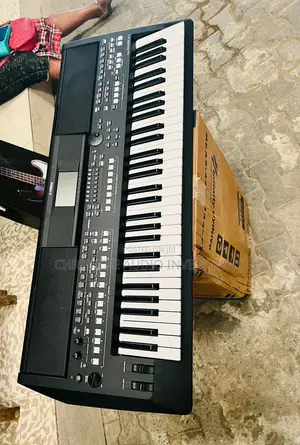 Yamaha PSR- Sx600 Keyboard