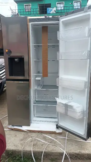 LG Inverter Side / Side Fridge With Automatic Ice Cube Maker