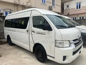 Toyota HiAce 2016 White
