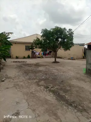 4bdrm Bungalow in Aiyeteju Area for sale