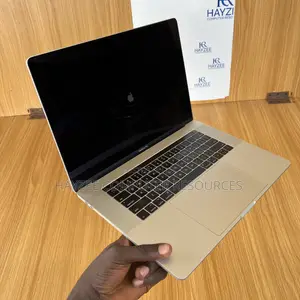 Laptop Apple MacBook Pro 2017 16GB Intel Core I7 SSD 512GB