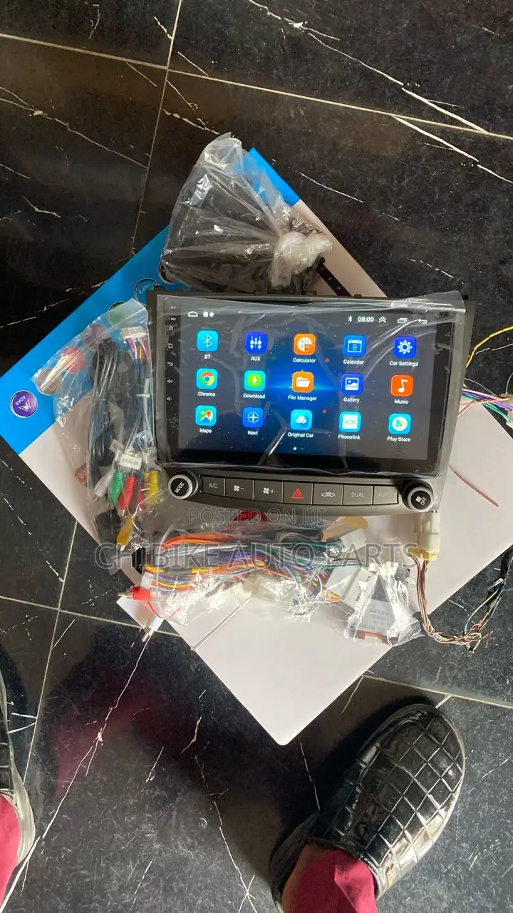 Is250 Navigation Android/Reverse Camera
