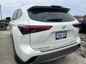 Toyota Highlander Platinum AWD 2023 White