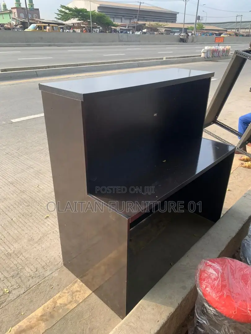Receptionist Table