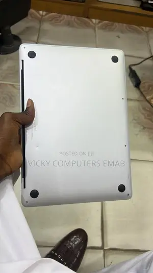 Laptop Apple MacBook Pro 2017 8GB Intel Core I5 SSD 128GB
