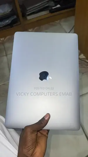 Laptop Apple MacBook Pro 2016 8GB Intel Core I5 SSD 256GB