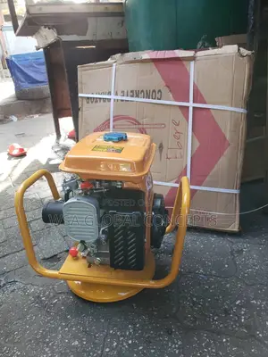 Fujirobin Poker Concrete Vibrator Machine