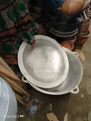 Cast Iron Cookware Pot