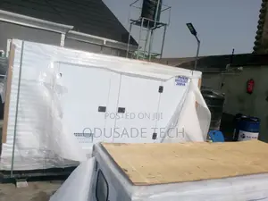 Strong Perkins Generator With Soundproof 200kva