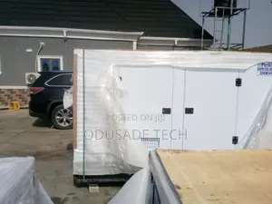 Strong Perkins Diesel Generator 200kva Soundproof