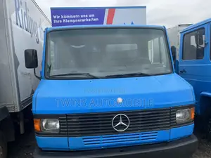 Mercedes-Benz 609 Container Body