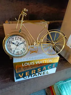 Reminiscent Metal Bike Model Table Clock