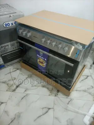 Efficient Maxi 4 Gas Burners and 2 Electric Cookers