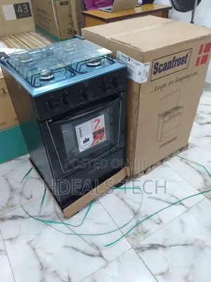 Standing Scanfrost 4 Burner Gas Cooker.