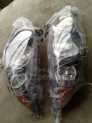 Toyota Corolla 2010 Headlight Dark