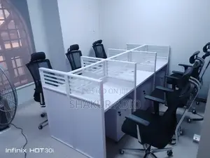 Quality Workstation by 6 People