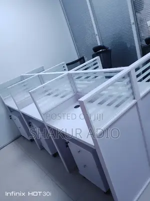 Quality Workstation by 6 People