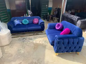A Soghisticated Set Of Sofa