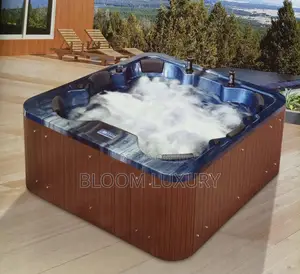 Six Seater Spa Jacuzzi Bathtub