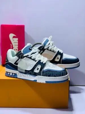 Luxurious Louis Vuitton Trainer Blue/White