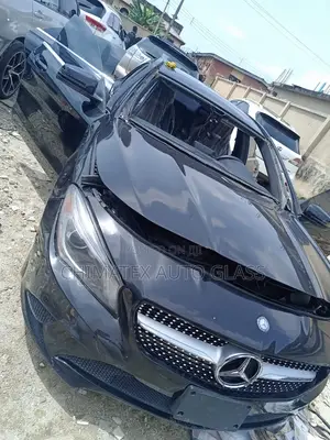 Mercedes Cla250 Windscreen About to Install