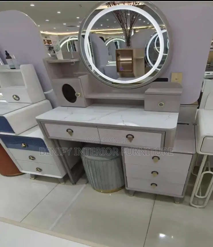 Modern Dressing Mirror With Stool