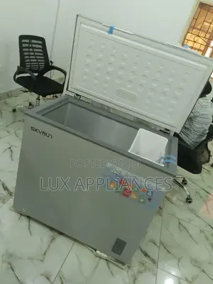 Easy to Maintain Chest Freezer 200l With a Removable Basket