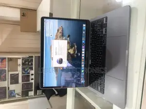 Laptop Apple MacBook Pro 2020 16GB Intel Core I7 SSD 512GB