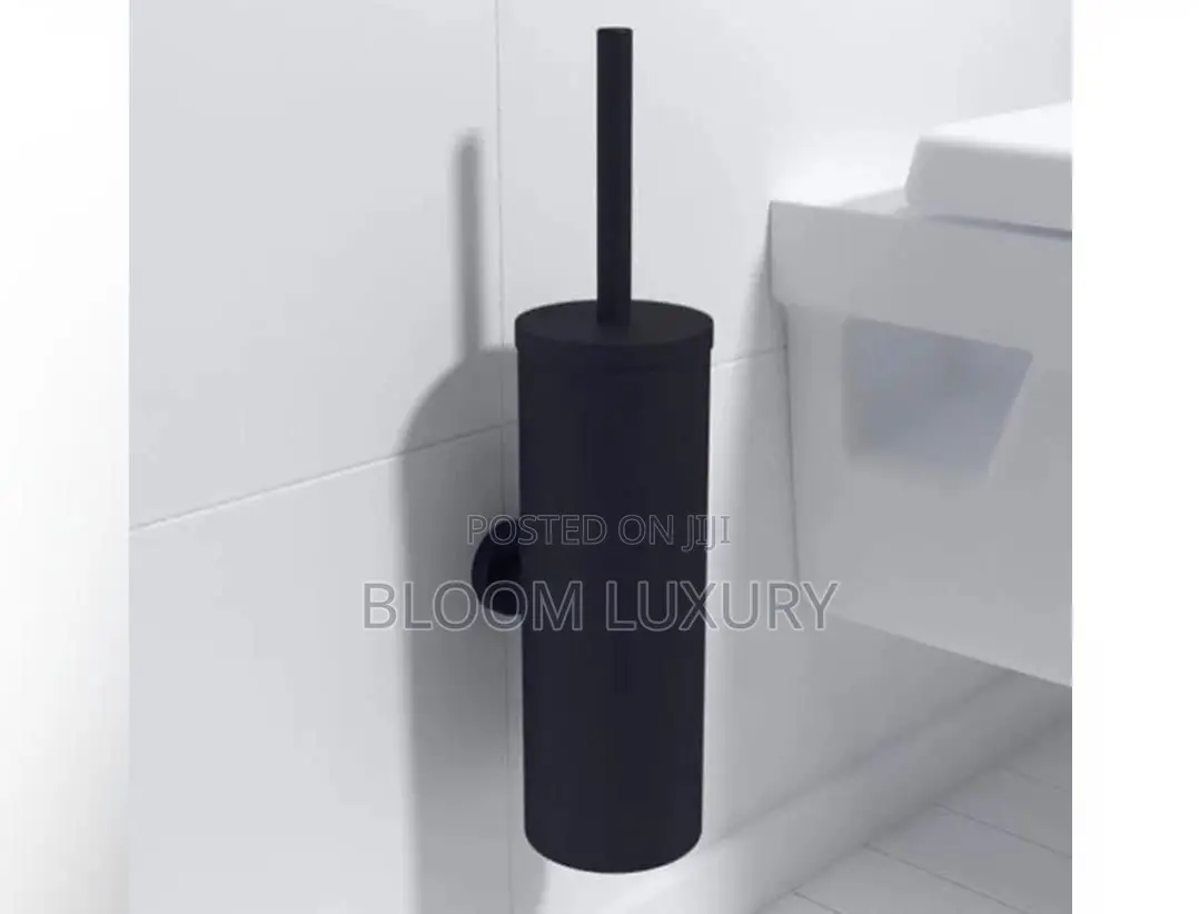 Executive Toilet Brush With Cover