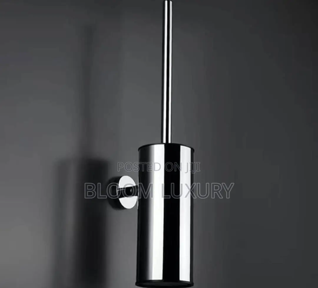 Executive Toilet Brush With Cover