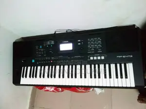Yamaha PSR-E473