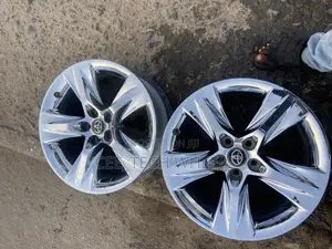 Highlander Factory 19 Inch Chrome