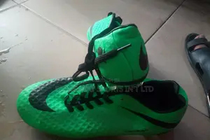 Nike Hypervenom Size 41