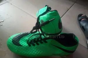 Nike Hypervenom Size 41