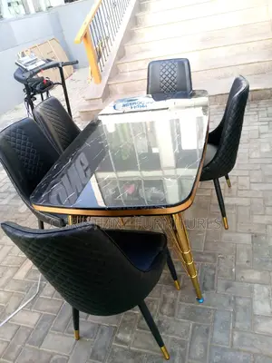 Quality Top Dining Table Set