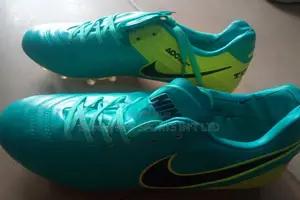 Nike Size 44 Boot